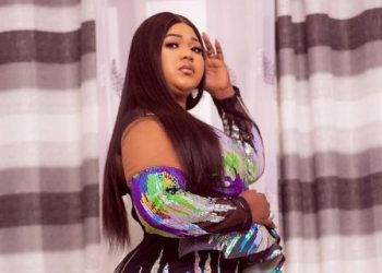 Xandy Kamel Happily Flaunts Baby Bump In Video